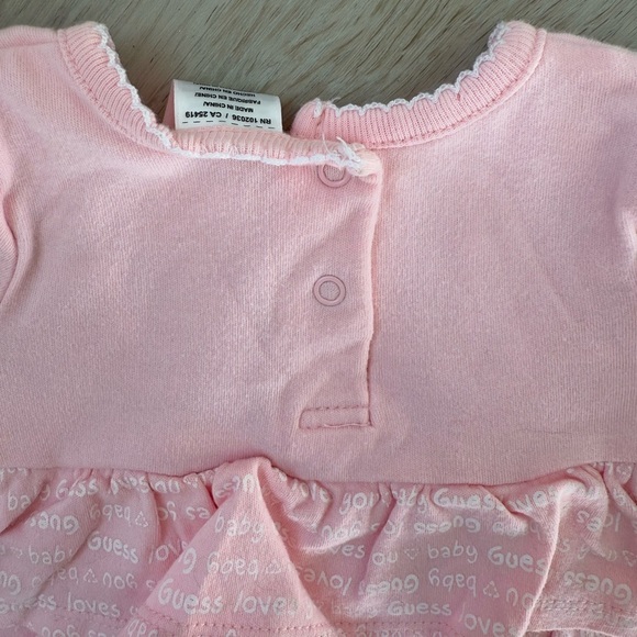 Guess baby 2 piece outfit (pants and long sleeved top) size 6-9 months - Picture 6 of 9